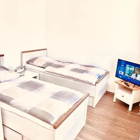 Wohlfuhloase - Ganzes Haus Mit 2 Schlafzimmern Apartment *